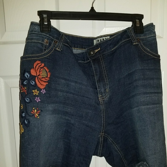 Denim shorts - Picture 3 of 7